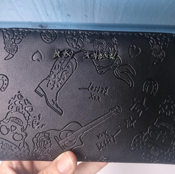 Betsey Johnson Black Embossed Travel Wallet - Picture 3 of 16